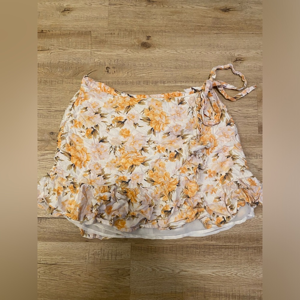 White/Orange Floral American Eagle Wrap Skirt